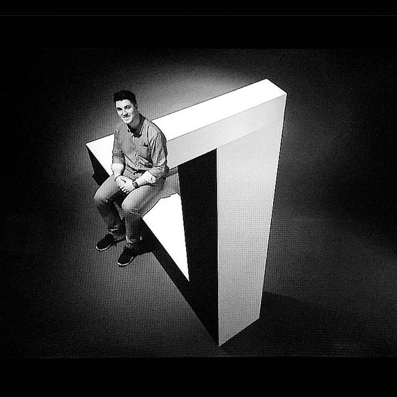 Meet your Posher, Drew - Picture 2 of 5